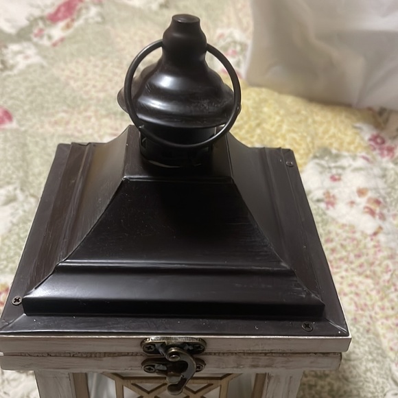 Lantern (2 total $25 a piece) READ WHOLE LISTING - Picture 2 of 8